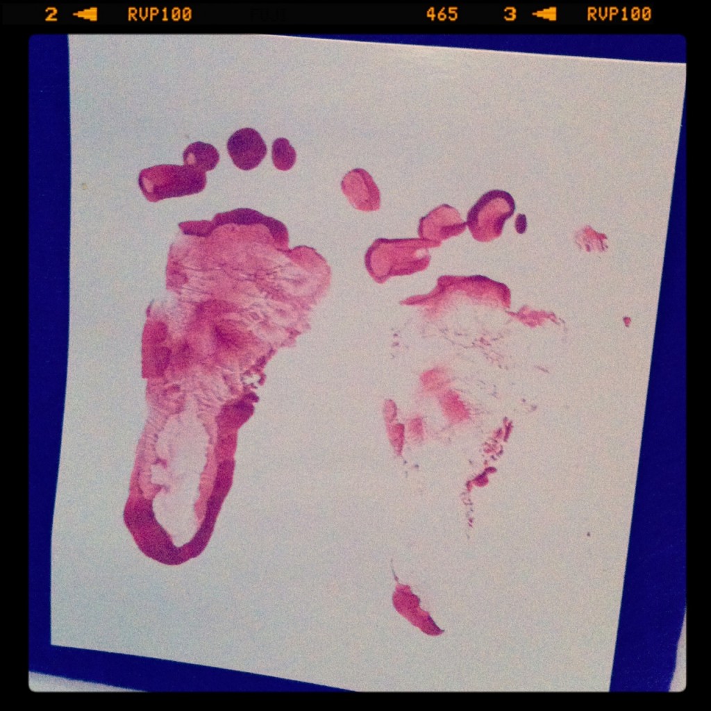 Baby Feet Painting - Mummy in the City